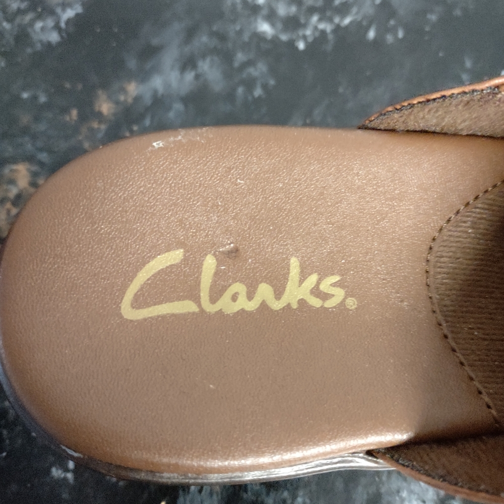 Clarks Women's Brown Leather 2 Inch Heeled Clogs Size 8M - Picture 6 of 11